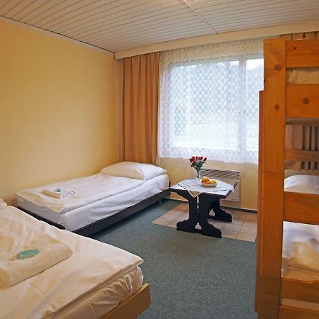 Pod Javorem Hotel Velké Karlovice Екстериор снимка